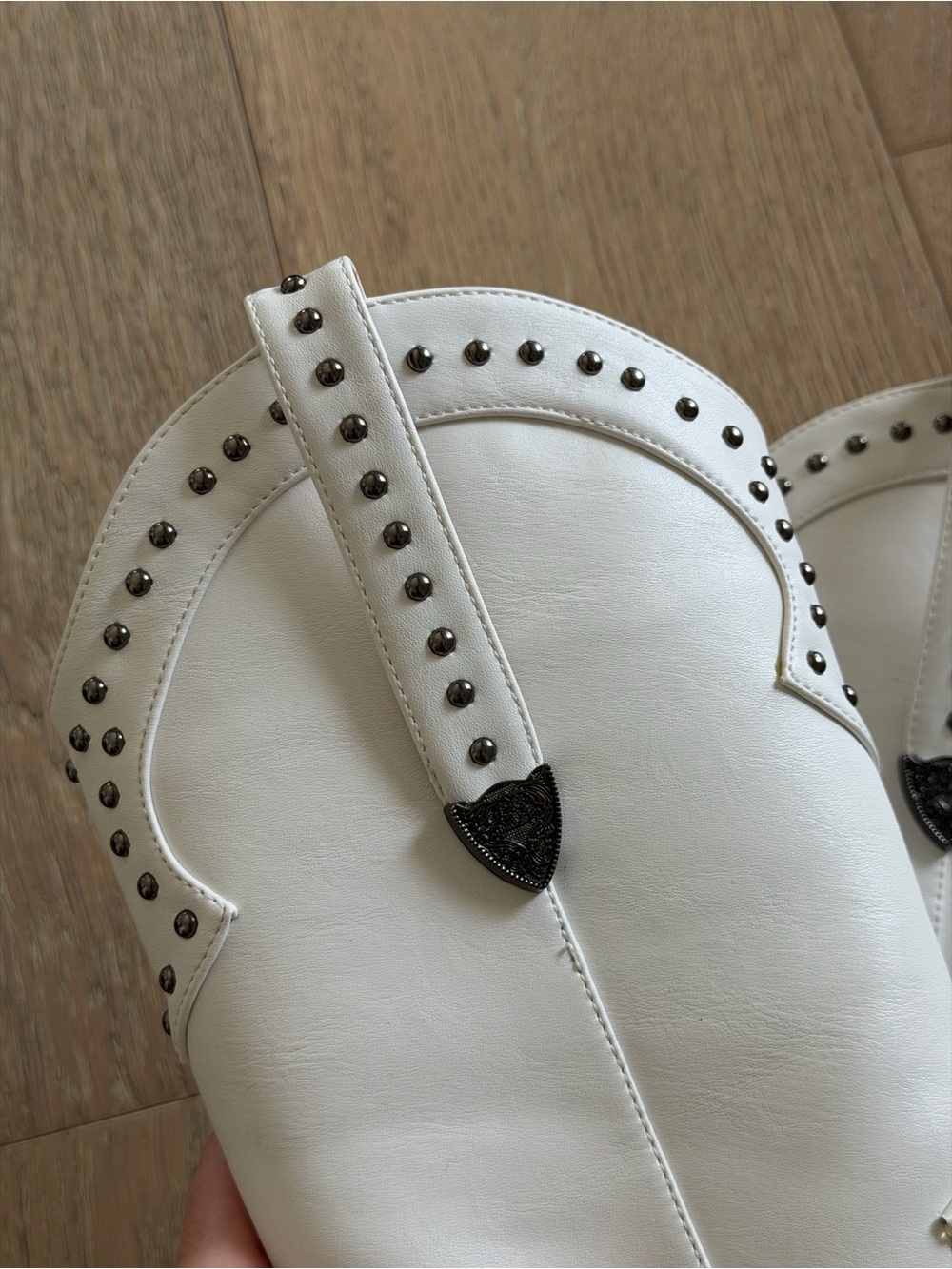 Azalea Wang OSBORN White Western Bootie Boots - Picture 11 of 16